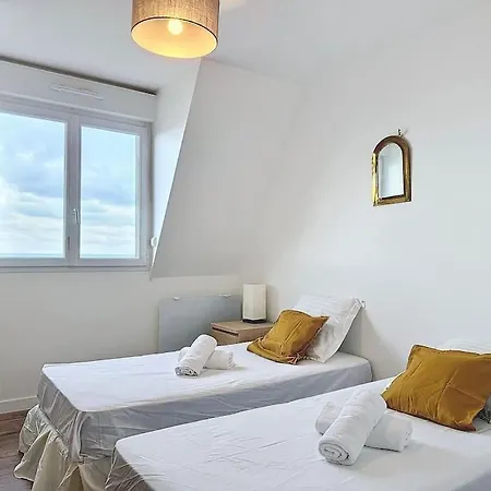 Beachside Elegance Yourhosthelper Daire Bénerville-sur-Mer
